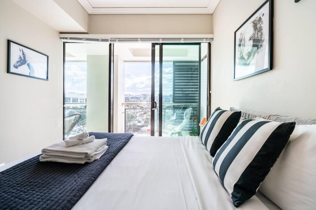 Апартаменты Luxury Waterfront Nest Above Viaduct Harbour Окленд Экстерьер фото