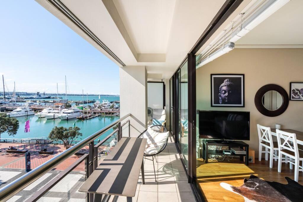 Апартаменты Luxury Waterfront Nest Above Viaduct Harbour Окленд Экстерьер фото